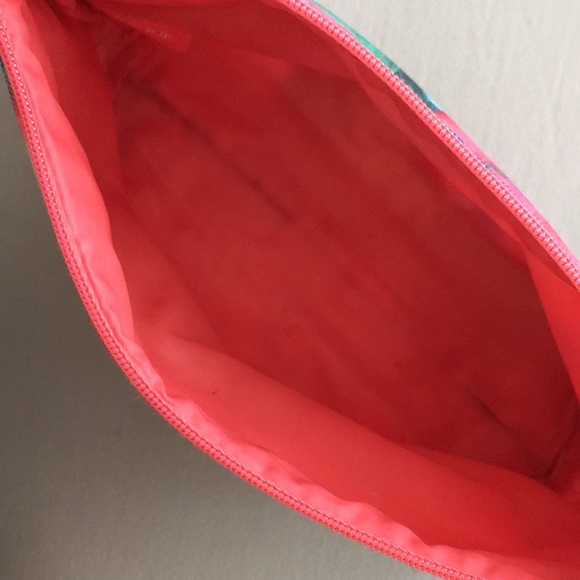 CLINIQUE Cosmetics Bag - Picture 6 of 6